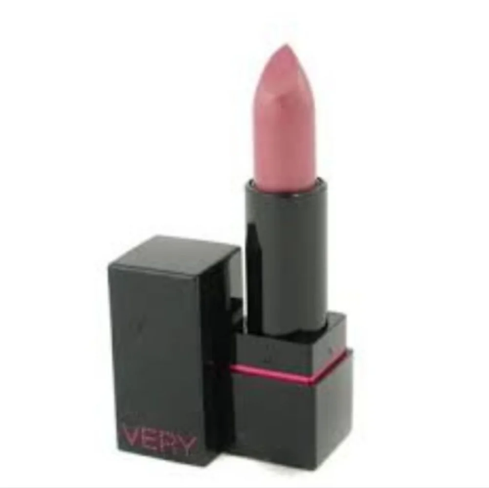 🆕 VS VERY SEXY PERFECT LIPSTICK IN KISS ME